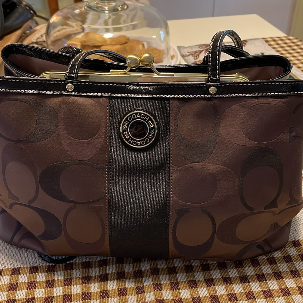COACH KISSLOCK CHOCOLATE Colored Satchel signature jacquard F20105